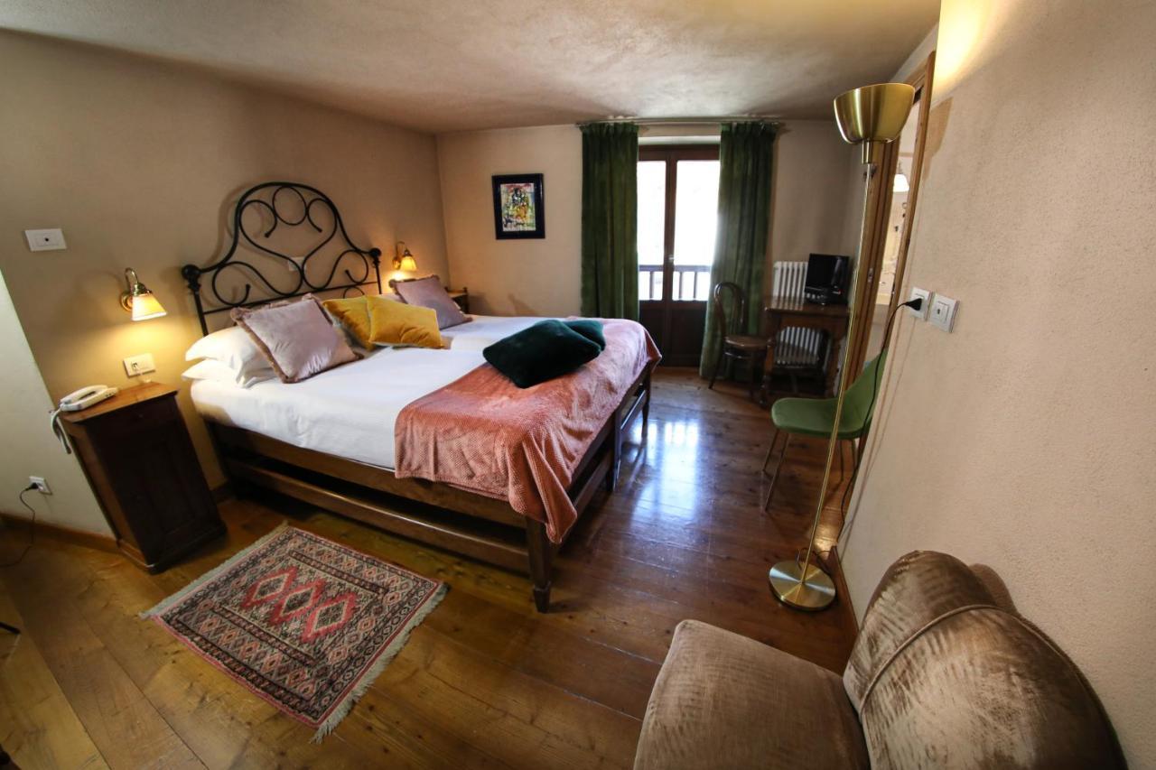Art Hotel Grandes Murailles Вальтурнанш Экстерьер фото