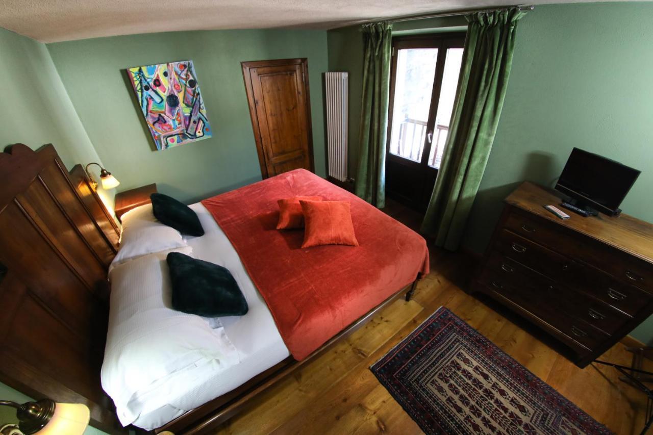 Art Hotel Grandes Murailles Вальтурнанш Экстерьер фото
