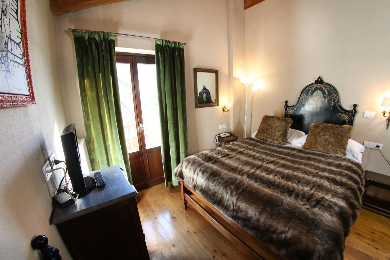 Art Hotel Grandes Murailles Вальтурнанш Экстерьер фото