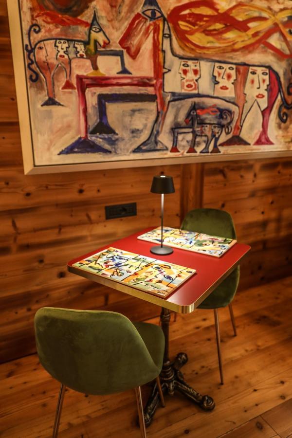 Art Hotel Grandes Murailles Вальтурнанш Экстерьер фото